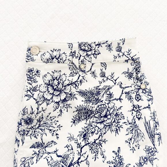 Talbots Flower Printed Denim Pencil Skirt Blue White Size 6 MINT - Picture 7 of 7